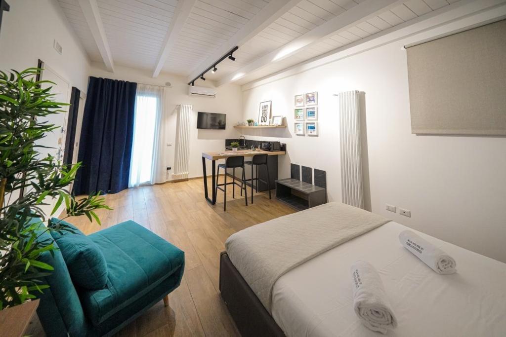 Run House 07 Rooms & Apartments Кассано-делле-Мурдже Екстер'єр фото